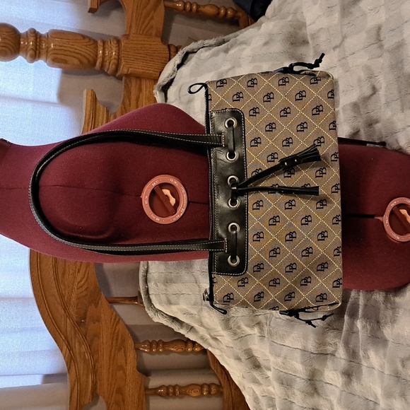 Dooney & Bourke Handbags - Vintage Dooney & Bourke handbag